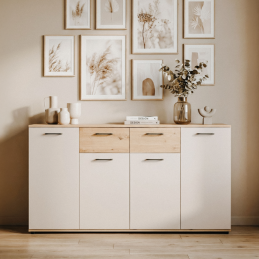 La commode 4 portes 2 tiroirs.