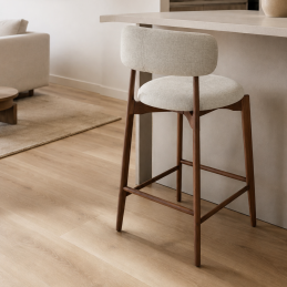 Chaise en tissu et métal.