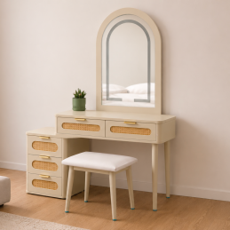 La coiffeuse avec miroir...
